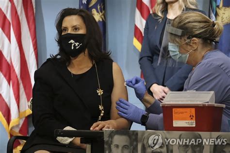 코로나19 팩트체크 백신 정보 팩트는? 독감 백신 접종 촉구하는 휘트머 미국 미시간 주지사 | 연합뉴스