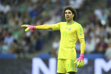 Ochoa #13 mexico away men's soccer jersey world cup russia 2018. La realidad europea de Memo Ochoa