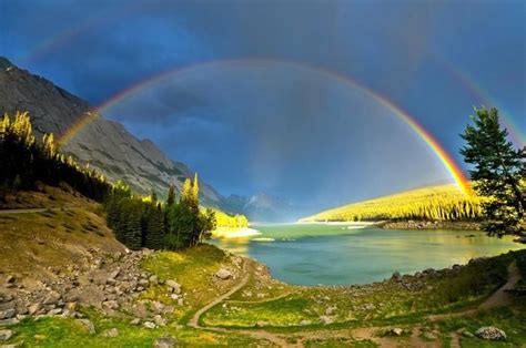 Travel To These Hotspots To See The Most Beautiful Rainbows On The