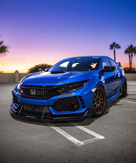 It used to be that if you wanted a compact the civic hatchback, particularly in our tester's sport touring trim, is an inoffensive thing on the exterior. Pin oleh Tyler Gillette di Cars di 2020 | Honda civic ...