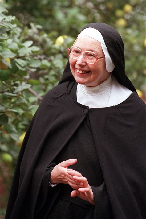 Sister Wendy Beckett Nun Who Became A Bbc Star Dies At 88 The New