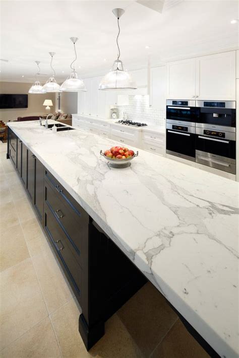 Quartz delivers distinctive depth, brilliant clarity, glimmering radiance and. 29 Quartz Kitchen Countertops Ideas With Pros And Cons ...