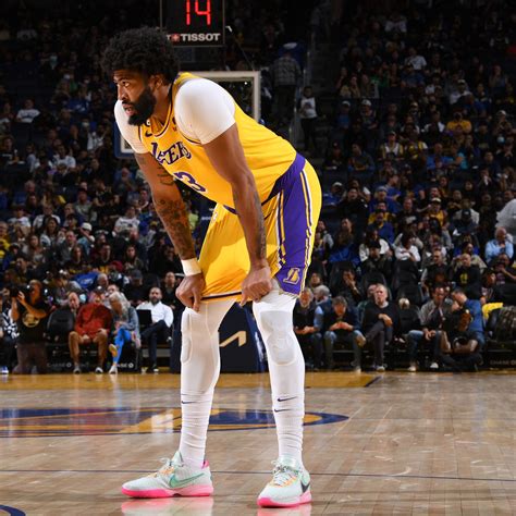 Lakers Anthony Davis Expects To Play Against Blazers In Crucial Game