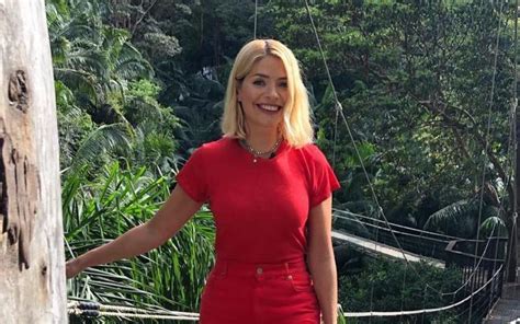 ‘red Hot Holly Willoughby Sends Fans Wild Over Jungle Outfit On Im A Celebrity London