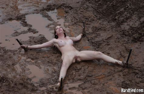 Naked Girl In Mud Porn HQ Photo Porno Comments 1