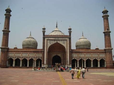 Jama masjid in india is a religious place of worship for muslims and are essentially mosques in india. Jama Masjid, India - DesiComments.com
