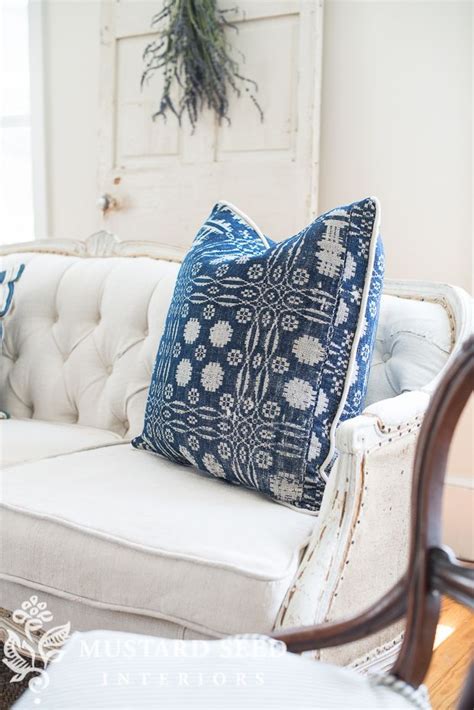 Teach us how to put piping on a pillow!! simple pillow tutorial (with piping | Diy throw pillows ...