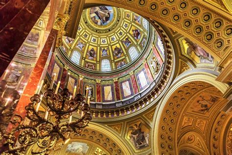 Cupola Della Basilica Di San Stephens Con La Neve Budapest Hungary