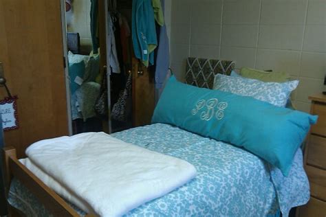 Frill Seekers Ts Blog By Heidi Locicero Monograms Spruce Up College Dorm Rooms