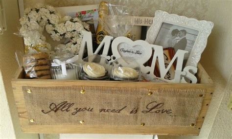 Think outside the gift basket box! a simple, creative, and inexpensive gift idea sure to please many different people on your list! Luxury wedding hamper www.chic-dreams.co.uk | Wedding gift ...