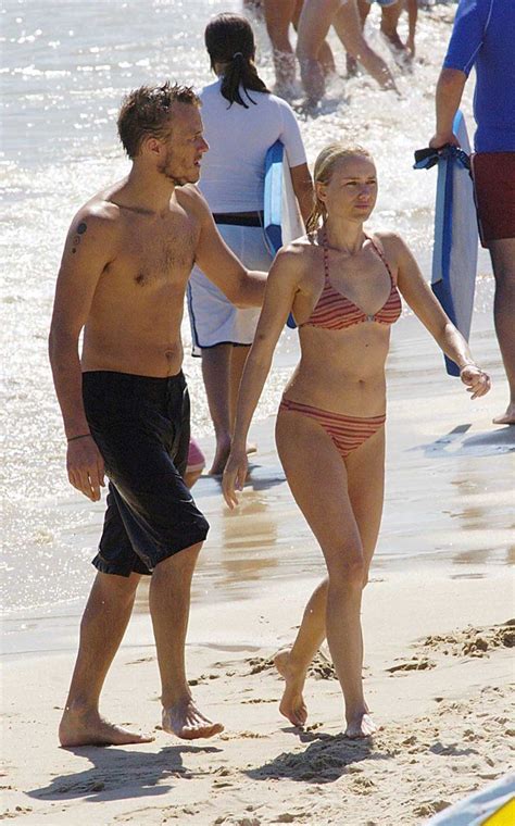 Heath Ledger And Naomi Watts Naomi Watts Celebrity Bikini Celebrity Couples