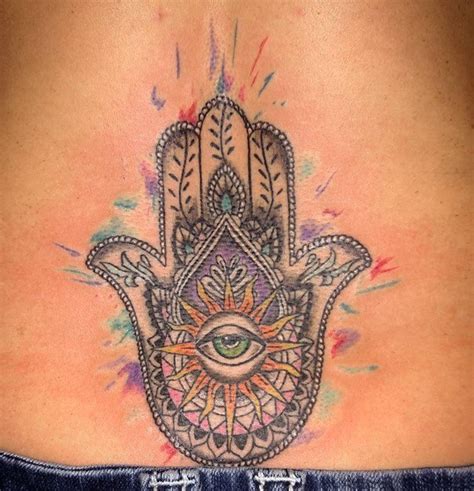 A hamsa is an image of a human hand that is used to ward off the evil eye, and can be found throughout the near and middle east. 63 Dainty Hamsa Hand Tattoo to Protect Yourself From the ...