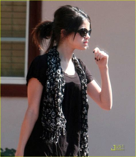 Selena Gomez Peace Out Girl Scout Photo 1299131 Photos Just Jared Celebrity News And