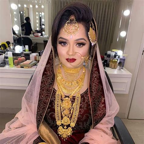 Pin By Farooque Ansari On Brides Indian Bridal Makeup Pakistani Bridal Dresses Bridal