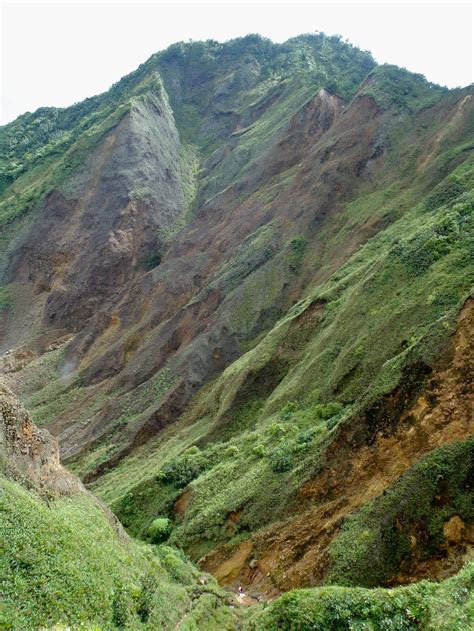 hiking in the valley of desolation to the boiling lake of dominica try to find the people in