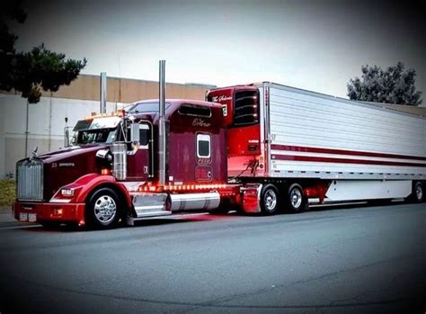 Kenworth Conventional T800 With An Aerodyne Sleeper And Matching