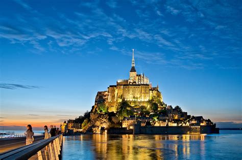 Concours : Gagnez vos places pour le spectacle nocturne du Mont - C'est
