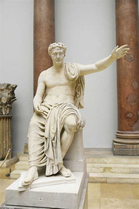 What Ancient Roman Statues Are Actually Supposed To Look Like Dusty