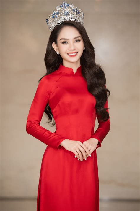 Hoa H U Mai Ph Ng I Di N Vi T Nam Thi Miss World