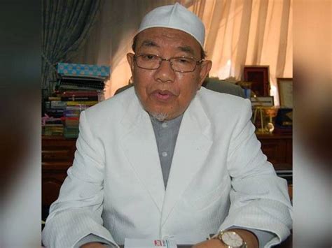 Mufti perak tan sri dr harussani zakaria recently reminded people that models in advertisements should not be exposing their aurat. Doakan Mufti Perak cepat sembuh - Soya Lemon