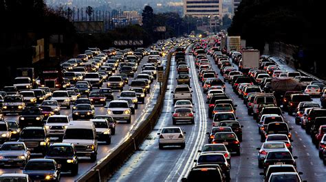 What day has the most traffic in LA? 2