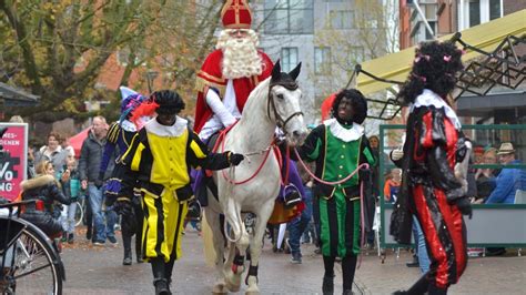 Piet Kleurt Opnieuw Zwart Tijdens Intocht Sinterklaas In Alphen