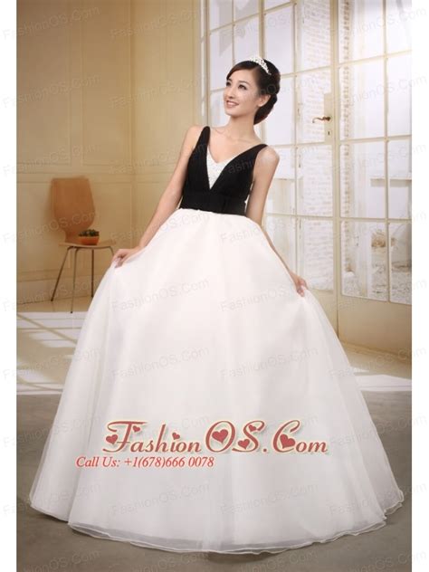 Custom Made Black And White Ball Gown Wedding Dress With V Neck