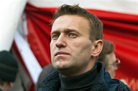 russian court sentences navalny to 19 years amid extremist charges daily sabah