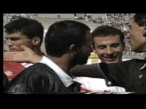 مع تزايد حجم أزمة كورونا في مصر، يطالب الأهلي بعودة الدوري المصري بينما يتزعم الزمالك جبهة الراغبين في إلغائه. ‫الزمالك و الاهلي الدوري المصري موسم 1992 1993 مكتبة كابتن ...