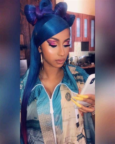Jun 14, 2021 · to promote her latest feature on the migos's culture iii album, cardi b shared a photo of a new hairstyle with her instagram followers. Pin by 💙 on Cardi B | Cardi b hairstyles, Cardi b ...