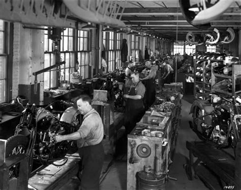 A Look Inside The Harley Davidson Factory Of Yesteryear Riding Vintage