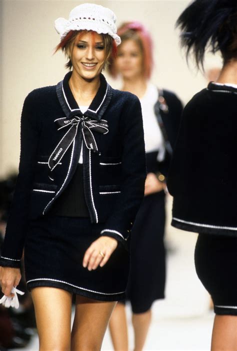 Chanel Spring 1994 Ready To Wear Fashion Show Vogue Couture Outfits