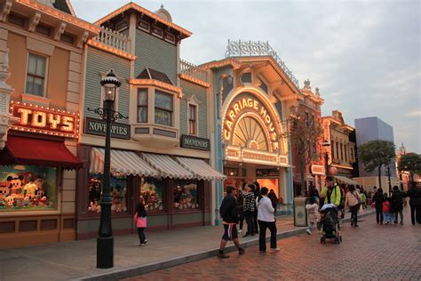 A few weeks back, i wrote an introductory post called coming soon. Panoramio - Photo of Hong Kong Disneyland Main Street USA ...