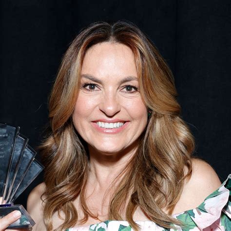 Law And Order Svu S Mariska Hargitay Shares Envy Inducing Swimsuit Photo From Luxe Vacation With