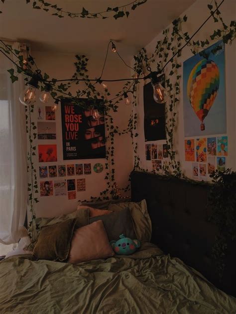 🌶𝙗𝙖𝙙𝙖𝙚𝙡𝙤𝙧𝙨 aesthetic grunge kpop weeb room dreamy room bedroom makeover room design bedroom