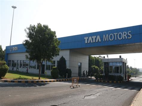 Tata Motors Signs Mou To Acquire Ford India S Sanand Plant