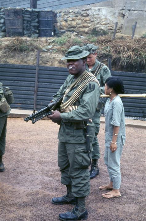 M60 Gunner Of The 1st Signal Brigade Qui Nhon With Images Vietnam