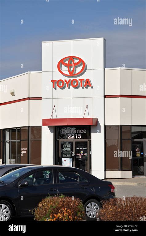 Toyota Dealership Hi Res Stock Photography And Images Alamy