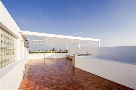 V House By Abraham Cota Paredes Arquitectos Archiscene Your Daily