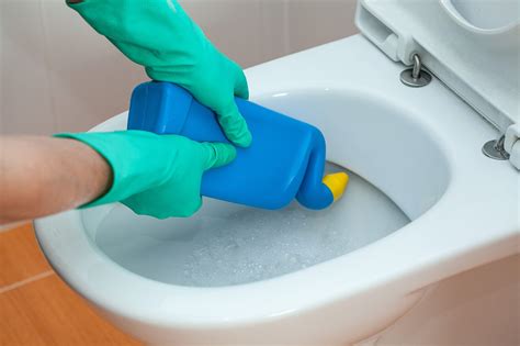 10 Common Bathroom Cleaning Mistakes And How To Avoid Them Top Mops