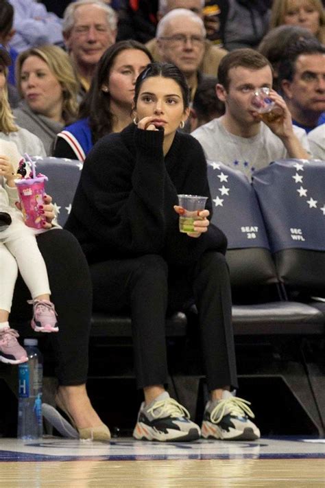 Kendall Jenner Basketball Game Kendall Jenner Outfits Gaming Clothes