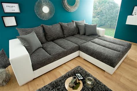 Die schlaffunktion zeigt sich erst beim zweiten hinsehen oder wenn man das sofa ausklappt. Xxl Sofa Mit Schlaffunktion | Verstellbare Relaxliege In ...