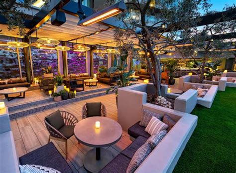 Cottontail Lounge At W Scottsdale Rooftop Bar In Phoenix The