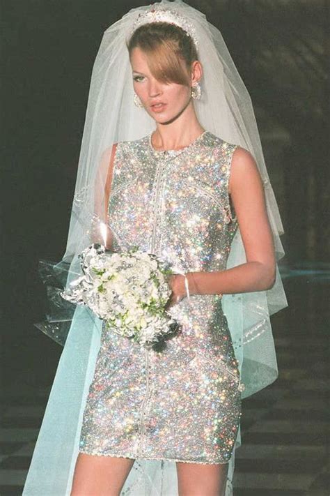 Gianni Versaces Most Iconic Dresses And Catwalk Looks From Princess