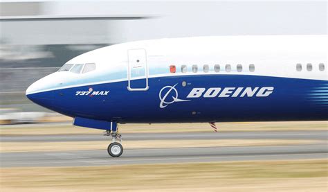 Boeing Outlines Risky Waiting Game For New Launches With Eye On Airbus