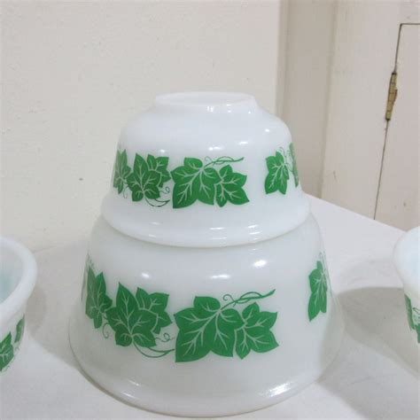 Bowls Hazel Atlas Green Ivy Vintage Set Of 4 Milk Glass Etsy