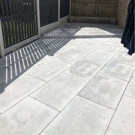 Silver Grey Granite Paving Slab 900x600 Pack 1850m2 Flamed Surface