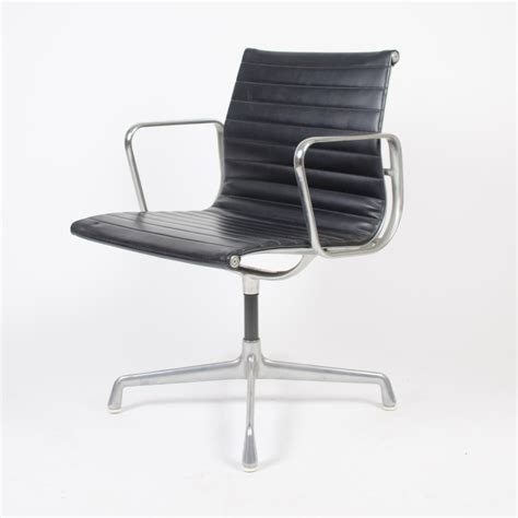 Sold Herman Miller Eames Aluminum Group Executive Task Chairs Black D