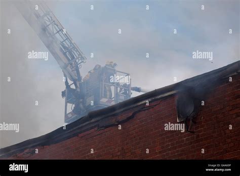 great yarmouth uk 5th aug 2016 fire fighters attending fire at an indoor market and bowling