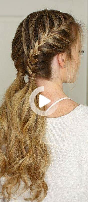I have long hair, and have been french braiding my hair for a long time. 30 French Braids Hairstyles Step by Step -How to French Braid Your Own in 2020 | French braid ...